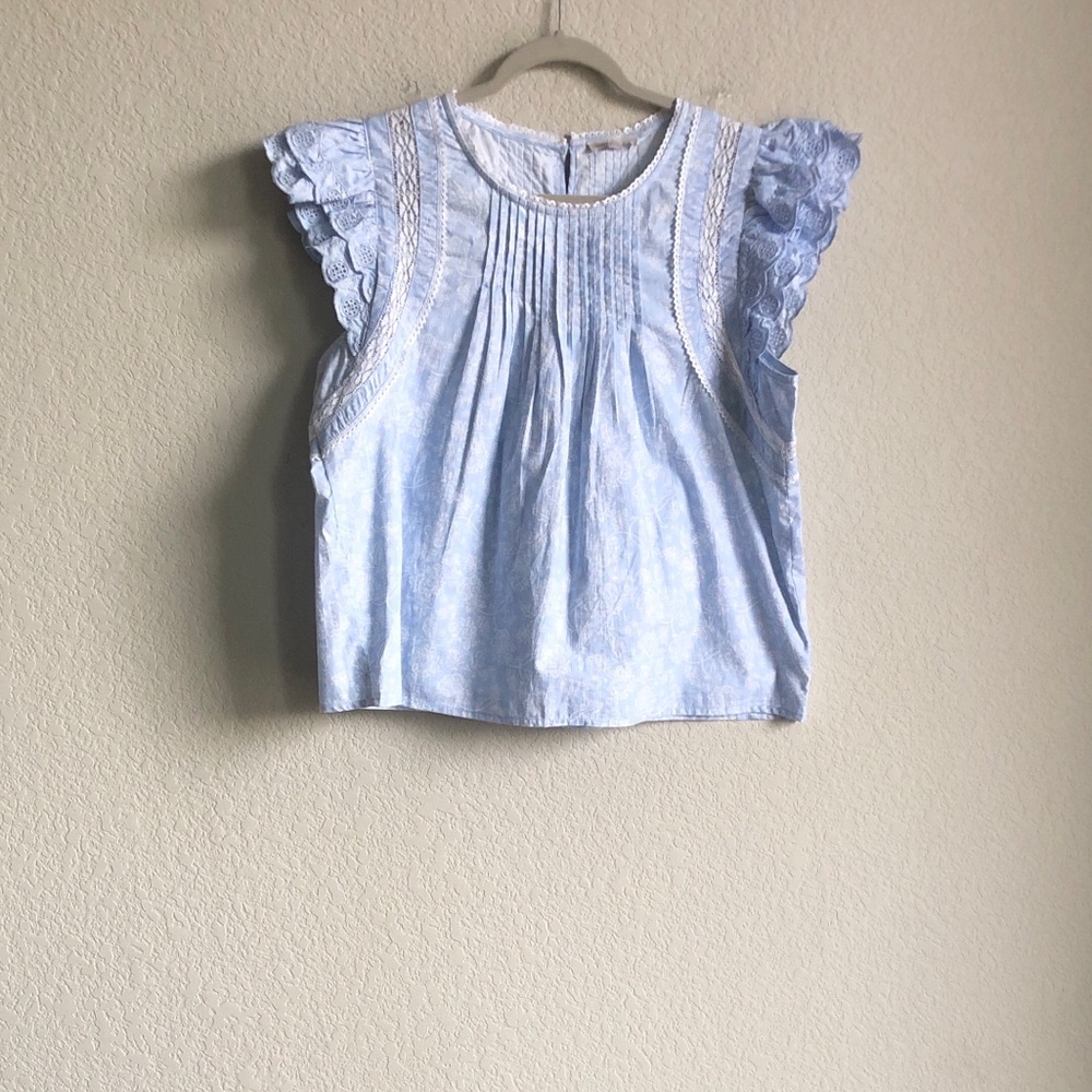 Jennifer & Grace Eyelet Lace Flutter Sleeve Top Light Blue Floral Large Dainty